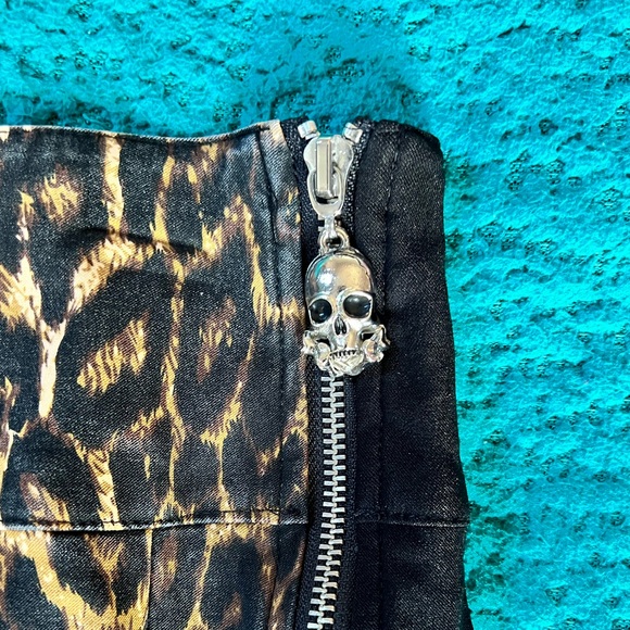 Killstar - Savage Mini Skirt - Leopard Print (Medium) NWOT - Picture 11 of 13